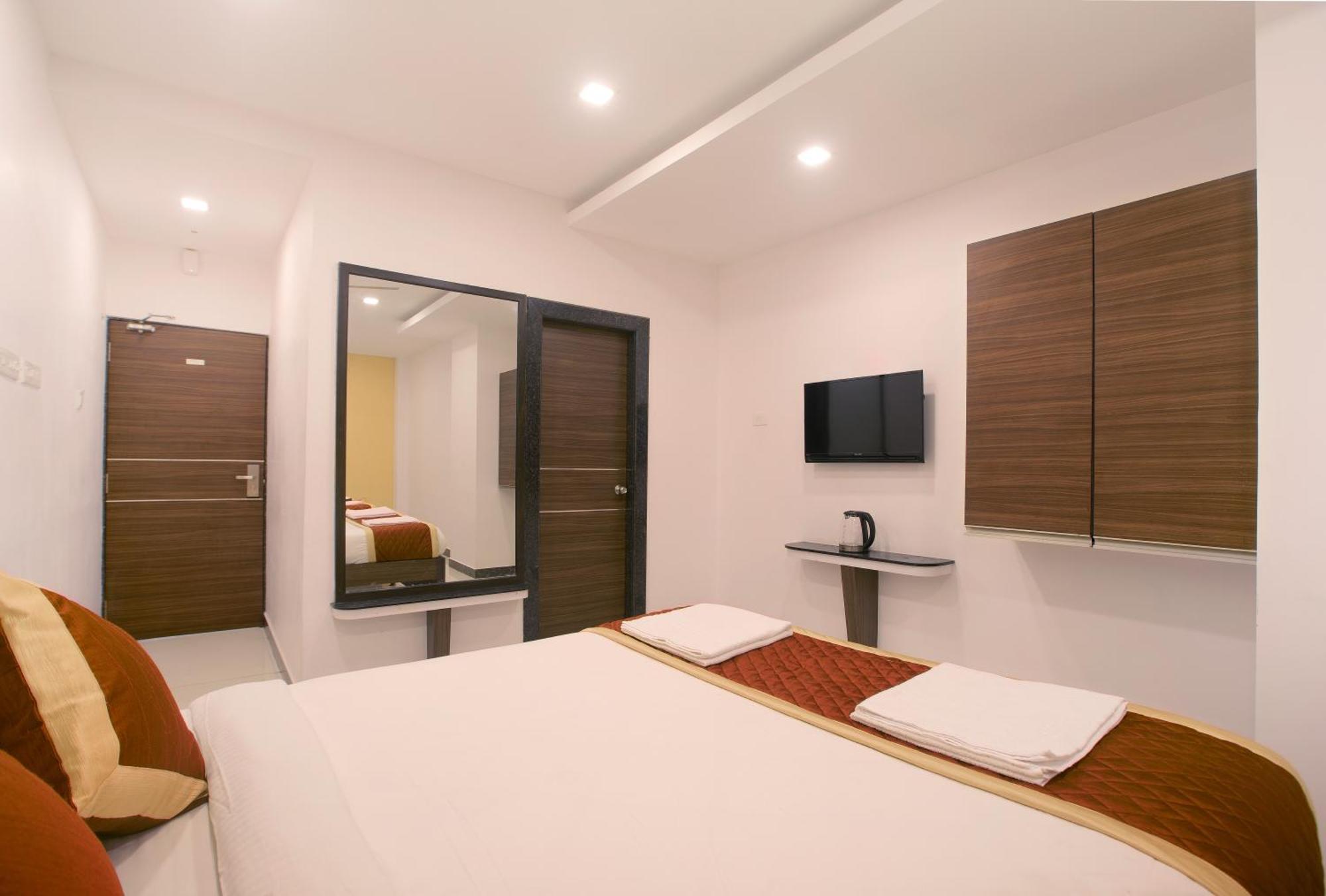 Manjhi Residency Hotell Tiruchirappalli Exteriör bild