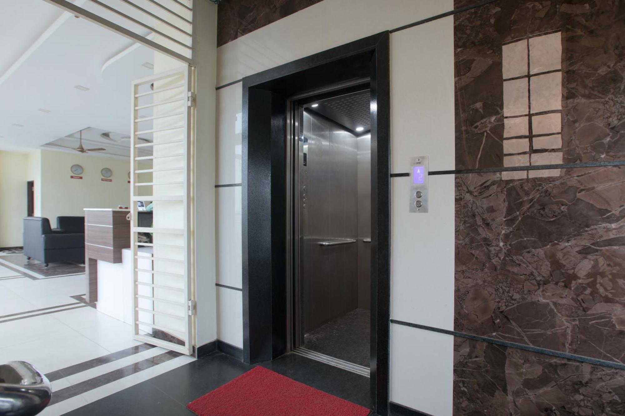Manjhi Residency Hotell Tiruchirappalli Exteriör bild