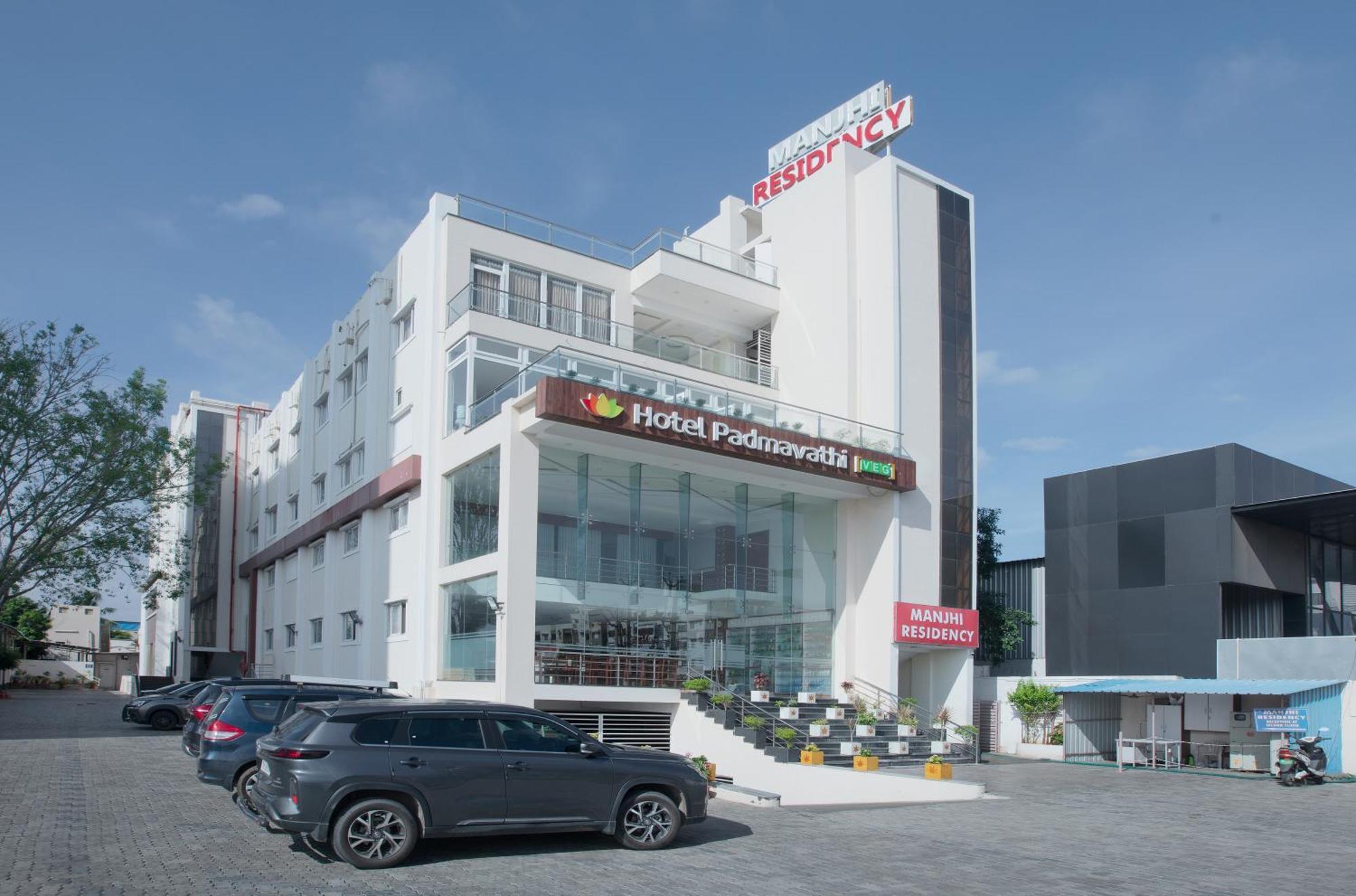 Manjhi Residency Hotell Tiruchirappalli Exteriör bild